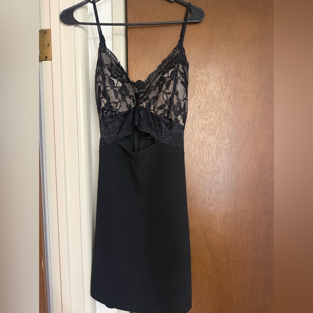 Elegant Black Lace Mini Dress